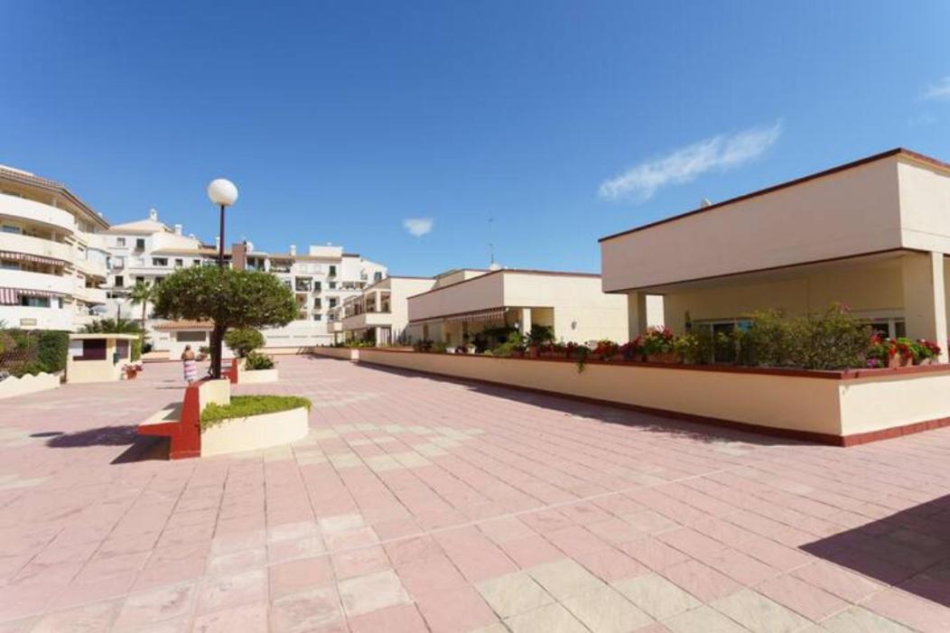 Chic Beachfront Flat With Amazing Sea Views And Private Indoor Parking Benalmadena Exterior photo